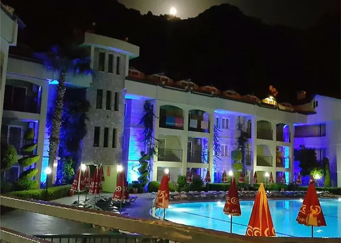 Ξενοδοχείο με διαμερίσματα Palm Garden