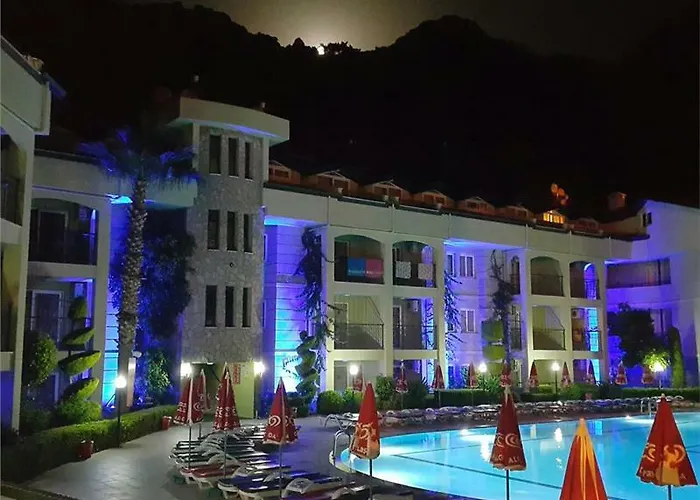 Ξενοδοχείο με διαμερίσματα Palm Garden 2*